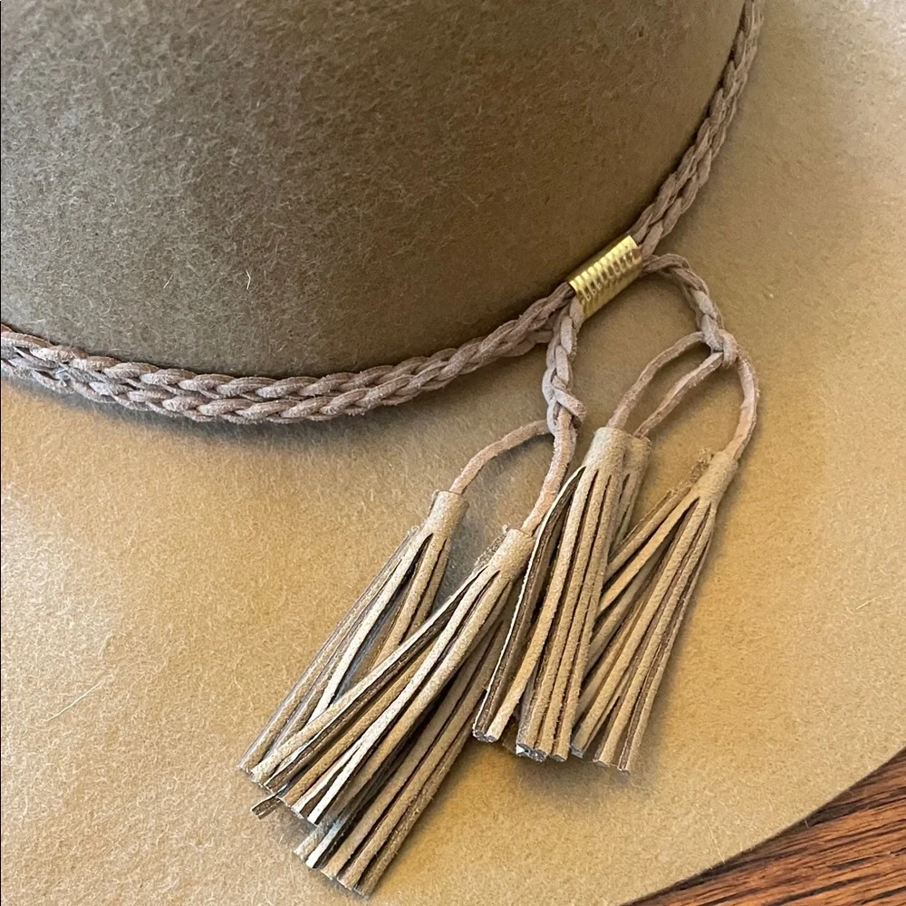 Chic Tan Tassel-Trimmed Hat NWT - Picture 2 of 4